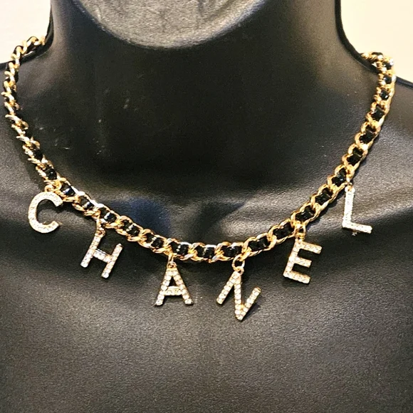 Gold and Chain-Link Necklace - Picture 1 of 4